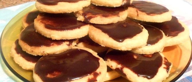 Песочное печенье с глазурью