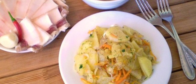 Жареная картошка с морковкой