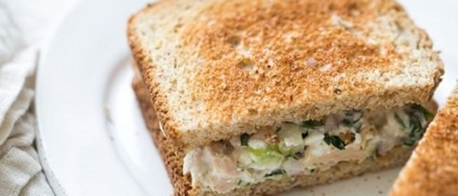 Сэндвич с тунцом