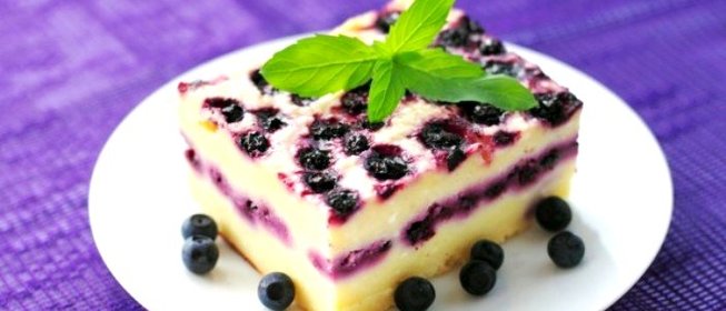 Творожная запеканка со смородиной