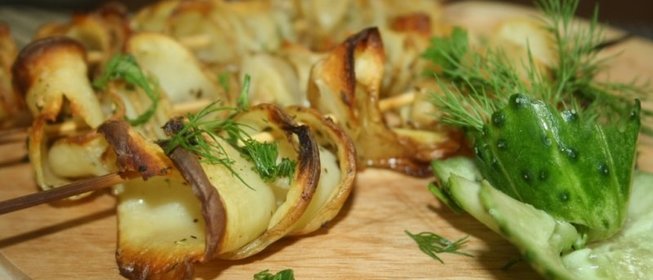 Картофельный серпантин на шпажках