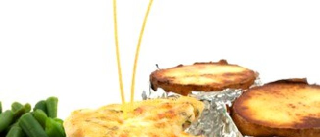 Оладьи из соленой трески с томатным соусом