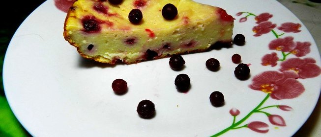 Творожная запеканка с брусникой