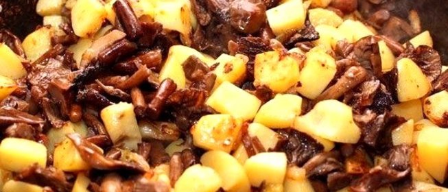 Картошка с опятами в сметане