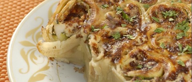 Горячая закуска с цукини и орехами