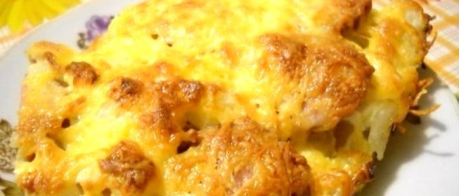 Картофельная запеканка с сардельками