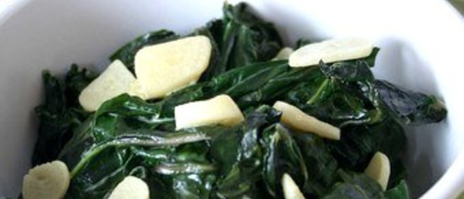 Зелень с чесноком