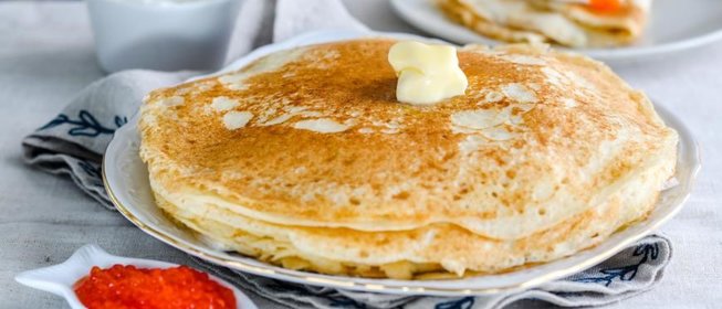 Толстые блины с икрой