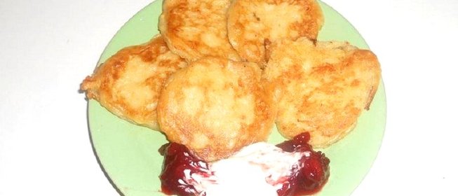 Творожные оладьи с хурмой