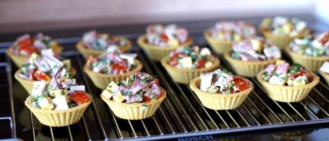 Тарталетки с грудинкой