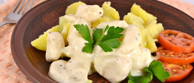 Закуска из чеснока в сметанно-медовом соусе