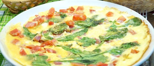 Омлет с помидорами и рукколой «Алонзо»