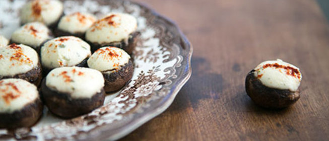 Шампиньоны, фаршированные сыром