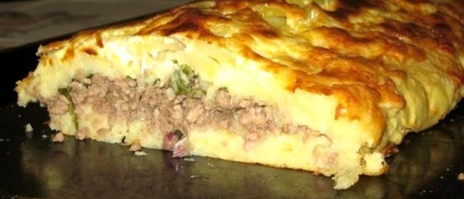 Запеканка с картофелем, фаршем и майонезом