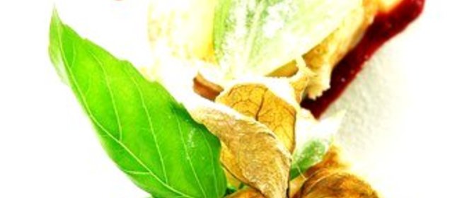 Тонкие блинчики с яблоками