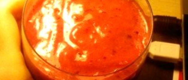 Смузи с грейпфрутом, бананом и клюквой