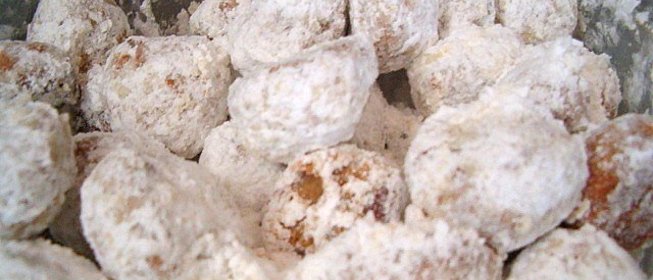 Ореховое печенье в сахарной пудре