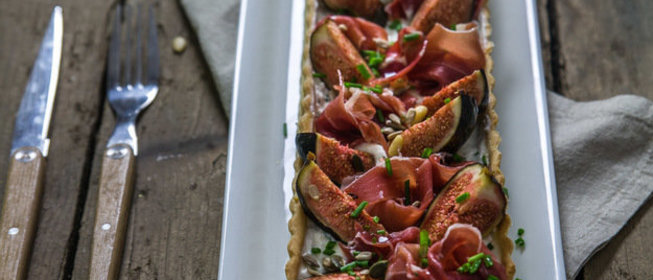 Тарт с козьим сыром и инжиром