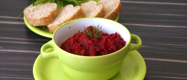 Тушеная свекла с яблоком