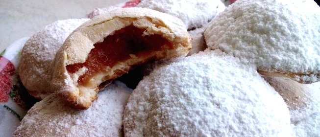 Творожное печенье с айвой