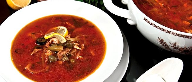 Солянка мясная на сковороде