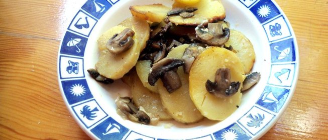 Картофель с грибами в духовке