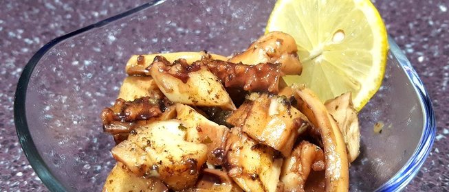 Щупальца кальмара с соевым соусом