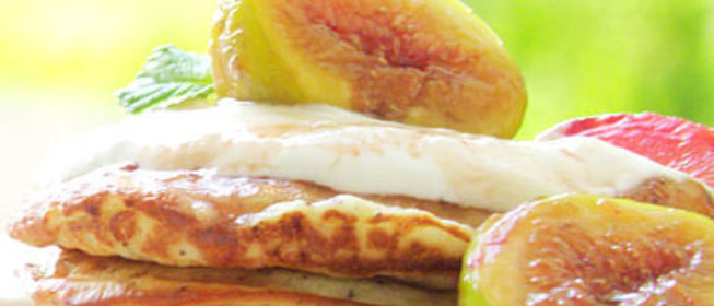 Банановые оладьи с инжиром