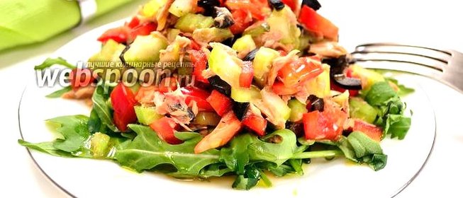 Салат с тунцом и сельдереем