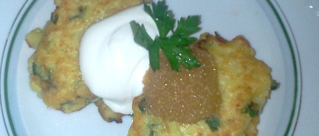 Оладьи картофельные с щучьей икрой