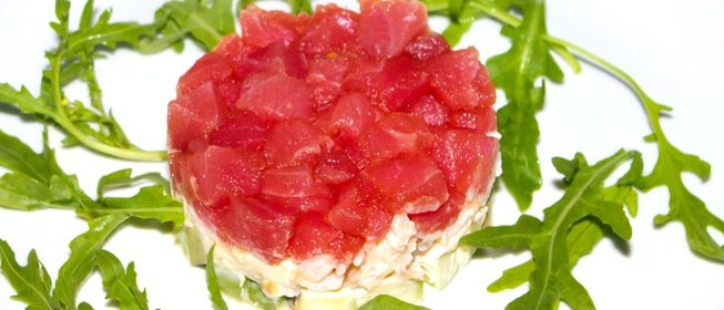 Тар-тар с тунцом и крабовым мясом