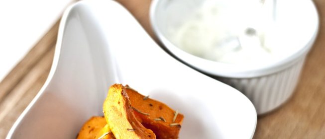 Тыква, запеченная с персиками, ромом, медом и розмарином