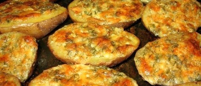 Запеченный картофель с чесночным маслом