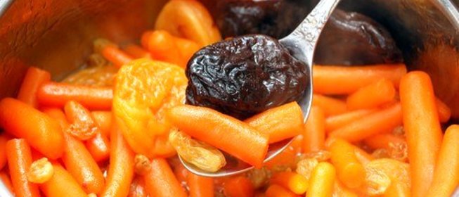 Пряная морковь с черносливом