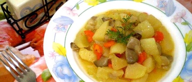 Картофель тушеный с вешенкой