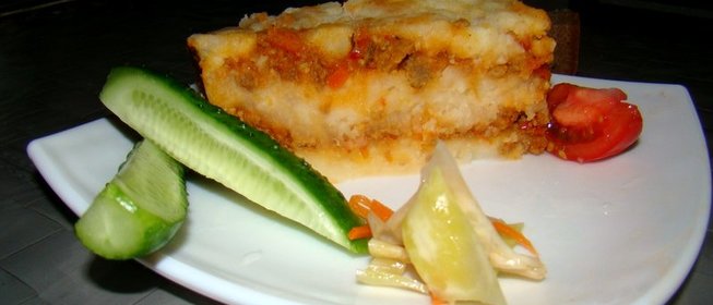 Картофельная запеканка с соусом болоньезе