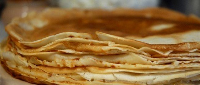 Тонкие блины на сливочном масле