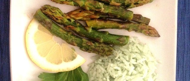 Спаржа со сливочным маслом и лимонным соком