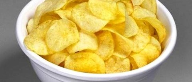 Картофельные чипсы по‑домашнему со сметаной