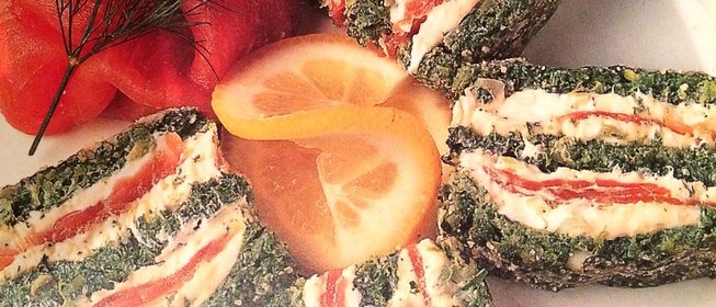 Террин со шпинатом, лососем и сыром