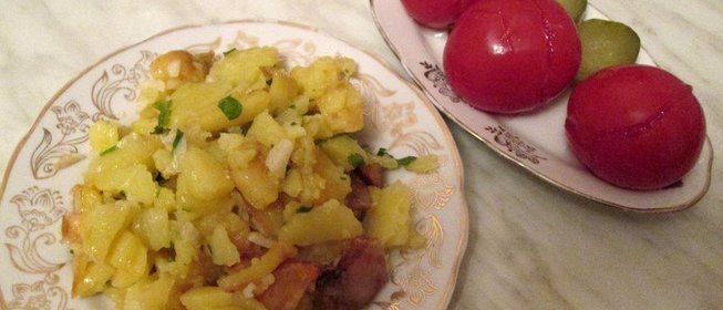 Картошка жареная на сале с чесноком