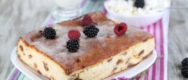 Творожная запеканка с изюмом