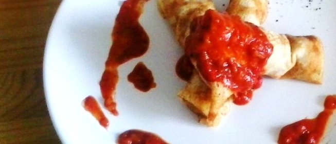 Блинчики с мясом в томатном соусе