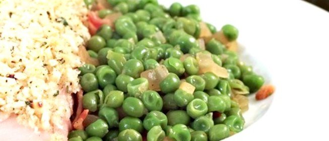 Зеленый горошек с луком