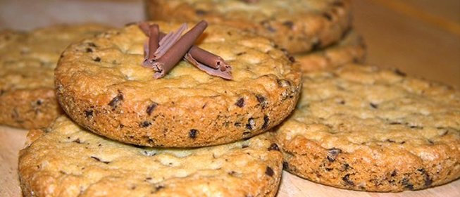 Печенье с шоколадными каплями и кокосовой стружкой