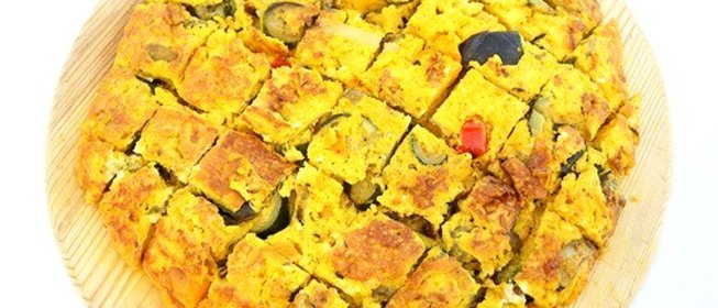 Омлет с баклажанами и грюйером