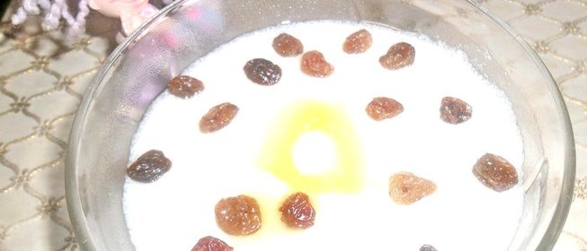 Манная каша с изюмом