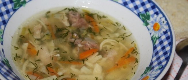 Куриный суп с яичной лапшой