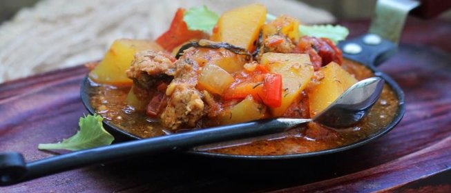 Картофельное рагу с фаршем и томатной пассатой