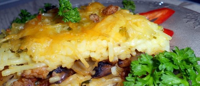 Запеканка из вермишели с грибами и фаршем